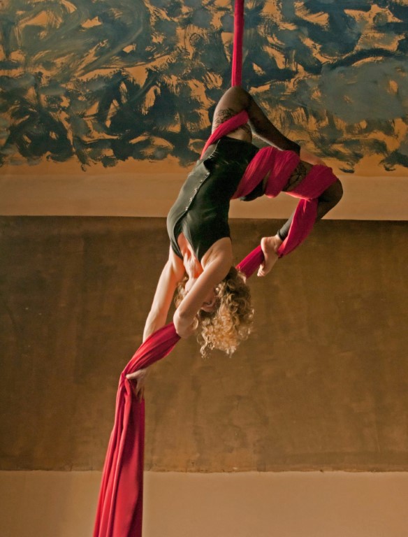 aerial_yoga